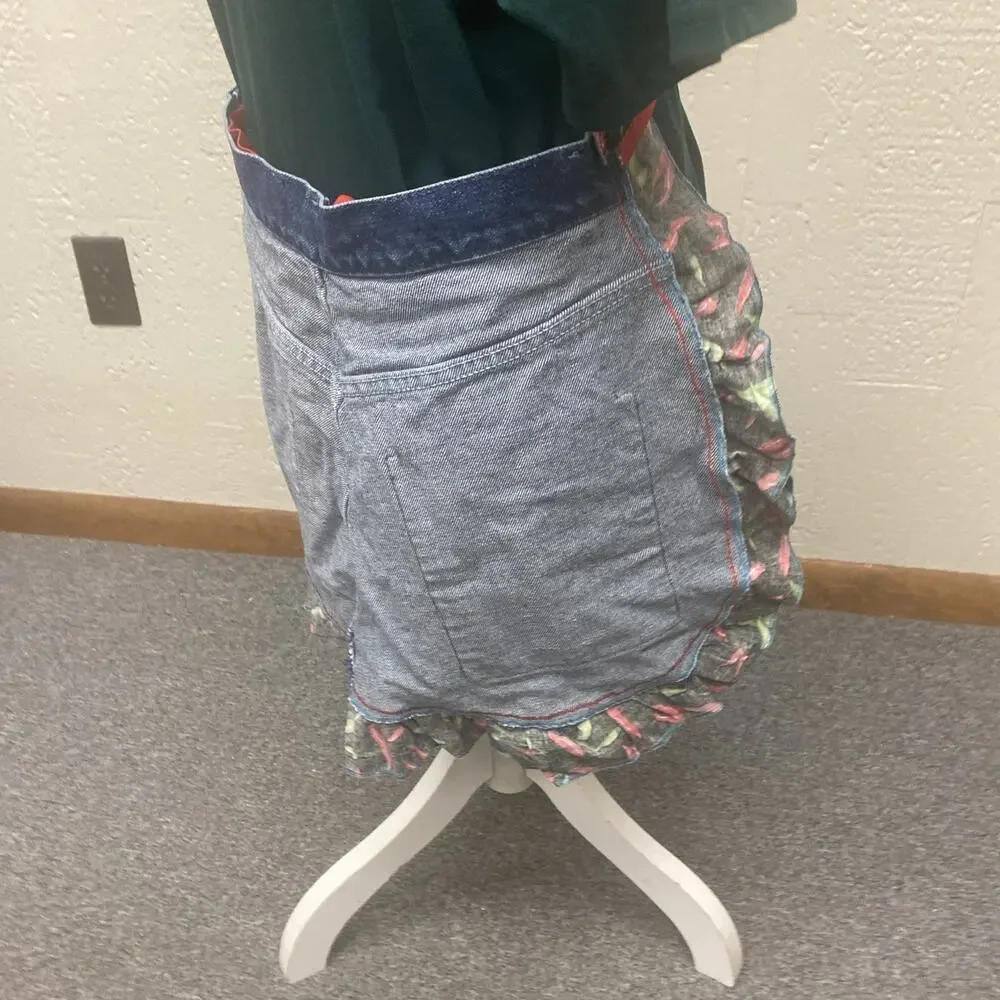 Hand Made Lee Denim Apron Red Hot, Chili Peppers, Lace, Trim, Chef Pockets